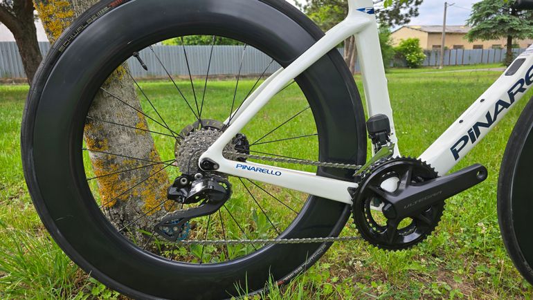 Used Pinarello F5 105 Di2 2024 2024 Road & Gravel, Weiß — image 9 of 15