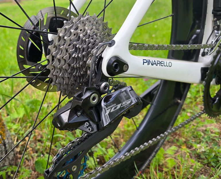 Used Pinarello F5 105 Di2 2024 2024 Road & Gravel, Weiß — image 8 of 15