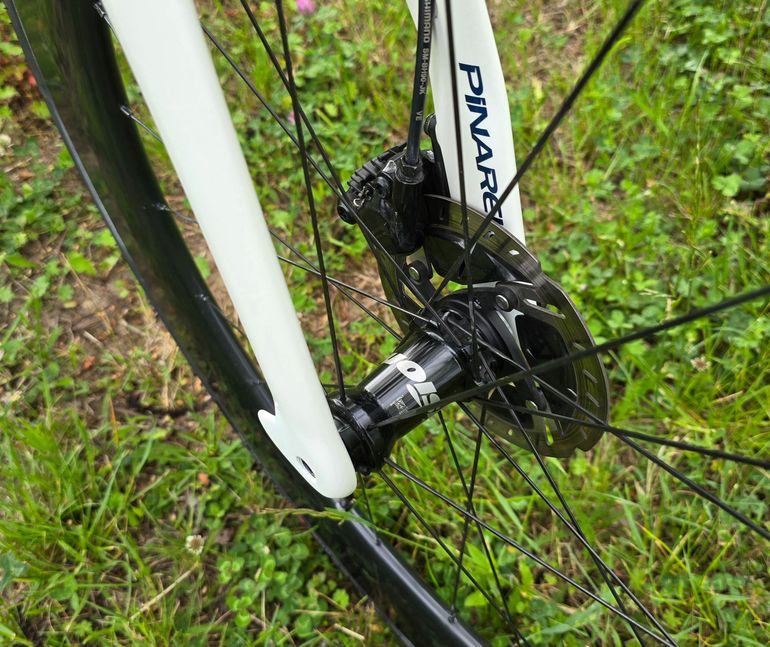 Used Pinarello F5 105 Di2 2024 2024 Road & Gravel, Weiß — image 14 of 15