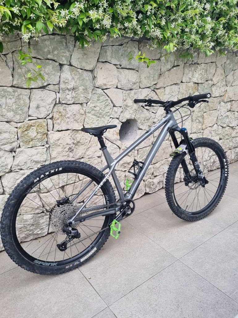 Used Commencal META HT Shimano Deore 2024 Mountainbike, Grigio chiaro — image 4 of 5