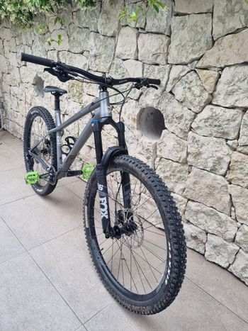 Used Commencal META HT Shimano Deore 2024 Mountainbike, Grigio chiaro — image 3 of 5