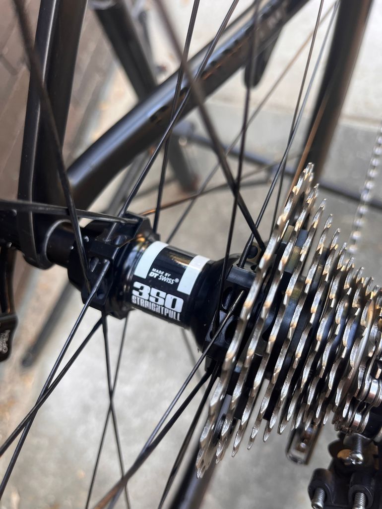 Used Canyon Aeroad Shimano Ultegra Di2 2019 Road & Gravel, Schwarz — image 12 of 13