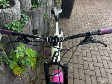 Used Rose Root Miller 2 2025 2025 Mountainbike, White — image 10 of 15