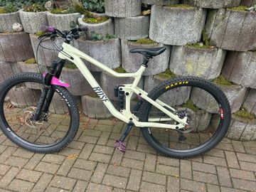 Used Rose Root Miller 2 2025 2025 Mountainbike, White — image 1 of 15