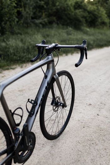Used Trek Émonda SL 6 Disc 2019 2019 Road & Gravel, Hellgrau — image 8 of 10