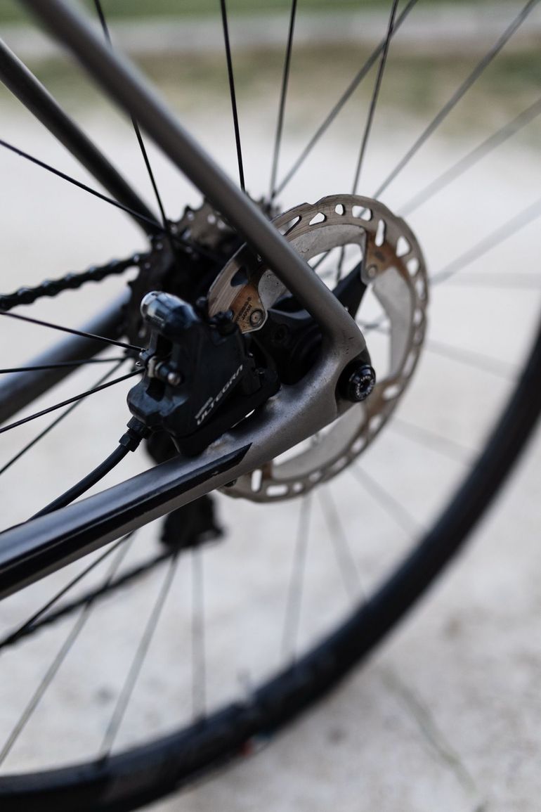 Used Trek Émonda SL 6 Disc 2019 2019 Road & Gravel, Hellgrau — image 4 of 10