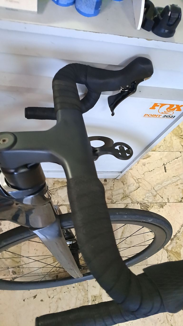 Used Trek Émonda SL 6 Disc 2022 2022 Road & Gravel, Hellgrau — image 7 of 9