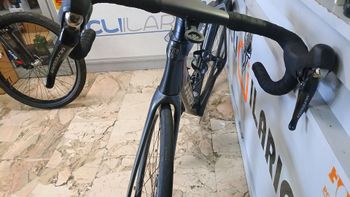 Used Trek Émonda SL 6 Disc 2022 2022 Road & Gravel, Hellgrau — image 8 of 9