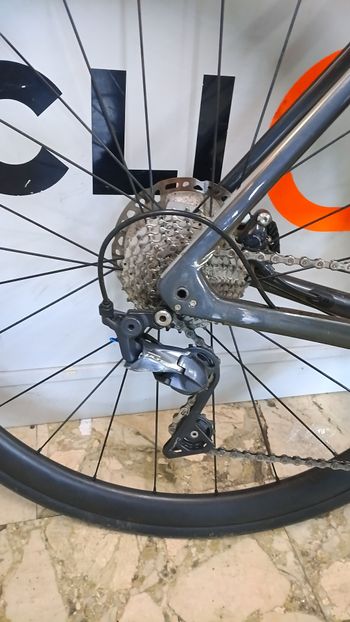 Used Trek Émonda SL 6 Disc 2022 2022 Road & Gravel, Hellgrau — image 3 of 9