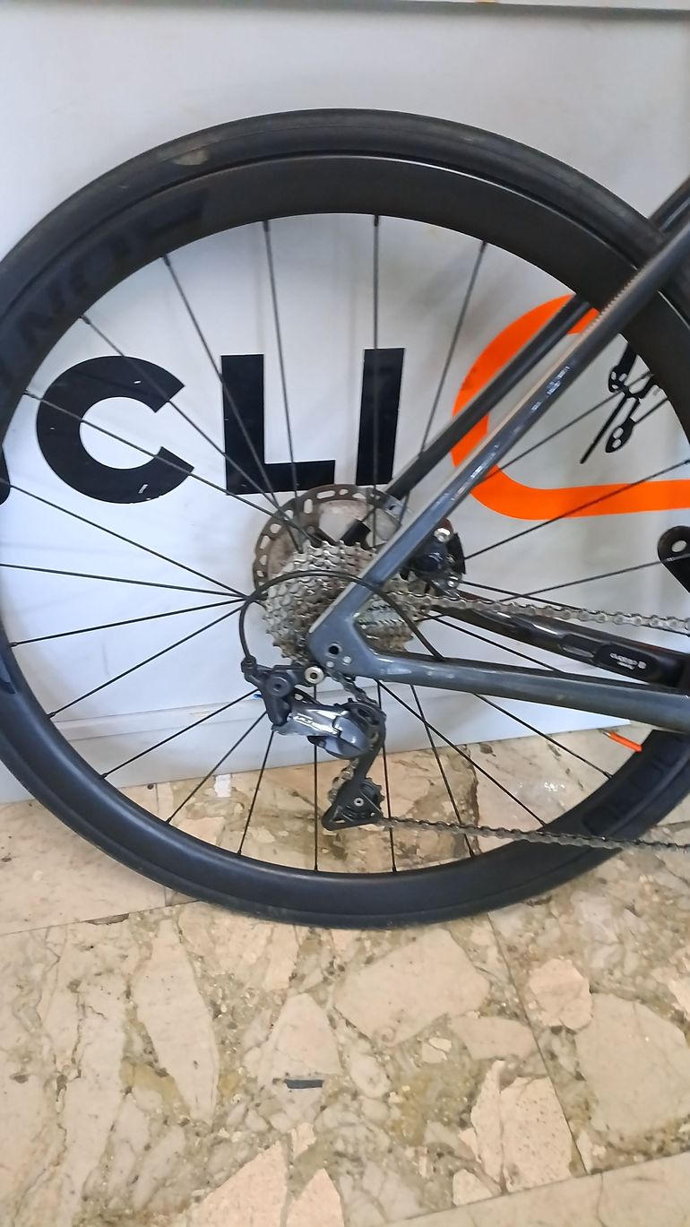 Used Trek Émonda SL 6 Disc 2022 2022 Road & Gravel, Hellgrau — image 4 of 9