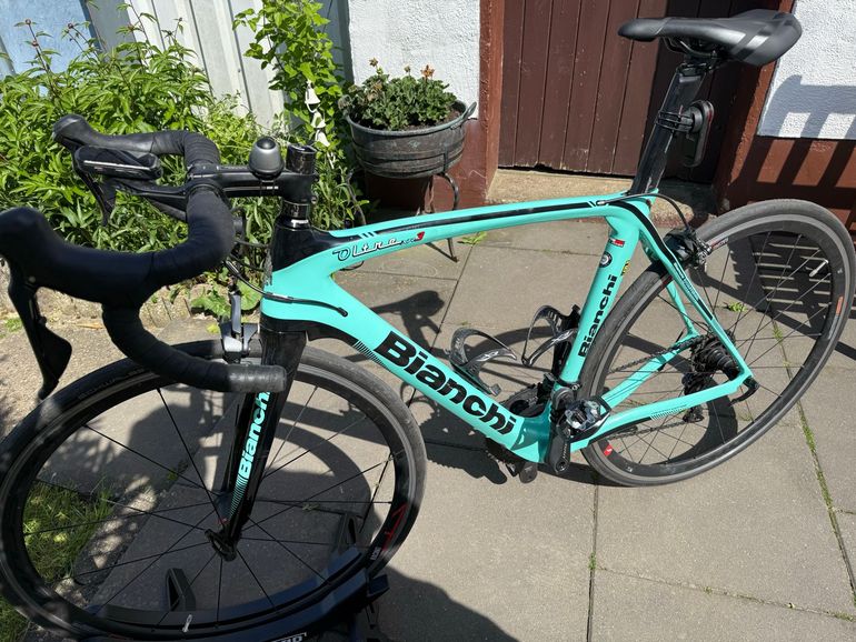 Used Bianchi Oltre XR3 Ultegra 2018 2018 Road & Gravel, Blue — image 4 of 8