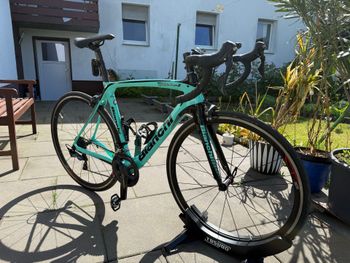 Used Bianchi Oltre XR3 Ultegra 2018 2018 Road & Gravel, Blue — image 3 of 8