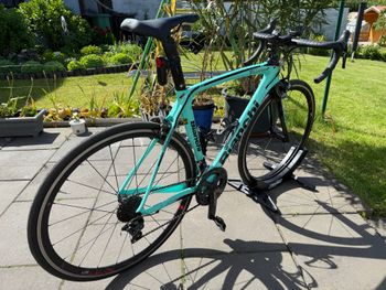 Used Bianchi Oltre XR3 Ultegra 2018 2018 Road & Gravel, Blue — image 2 of 8