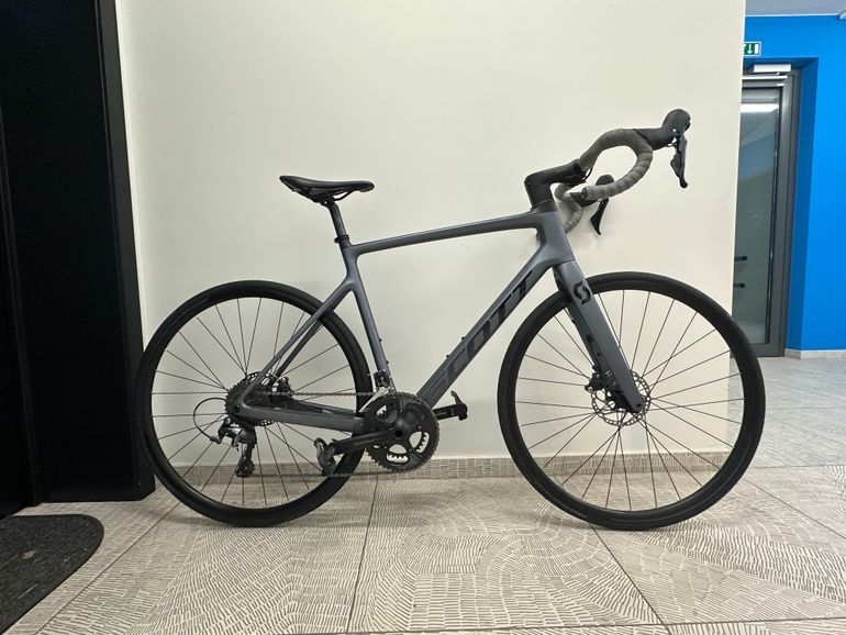 Used Scott Addict 40 2023 2023 Road & Gravel — image 1 of 6