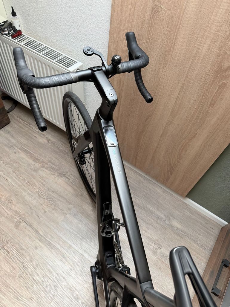 Used BMC Roadmachine 01 AMP THREE 2024 2024 Road & Gravel — image 15 of 21
