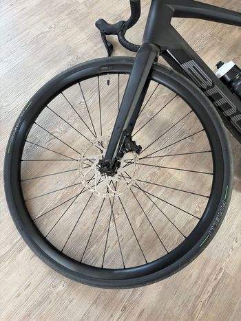 Used BMC Roadmachine 01 AMP THREE 2024 2024 Road & Gravel — image 18 of 21