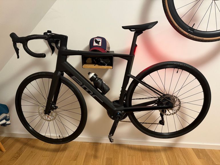 Used BMC Roadmachine 01 AMP THREE 2024 2024 Road & Gravel — image 13 of 21