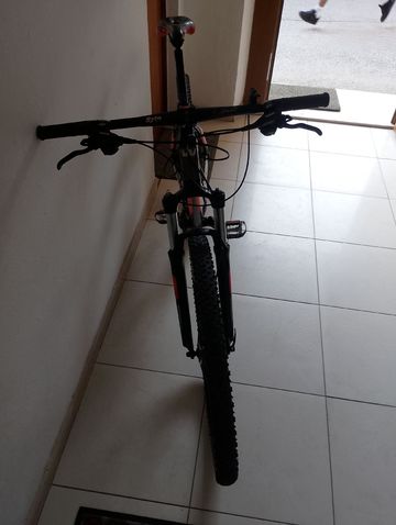 Used Whistle Custom Shimano Deore XT 2020 Mountainbike, Red — image 4 of 7