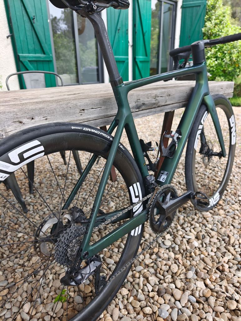 Used Scott Addict RC 15 2023 2023 Road & Gravel, Green — image 3 of 8