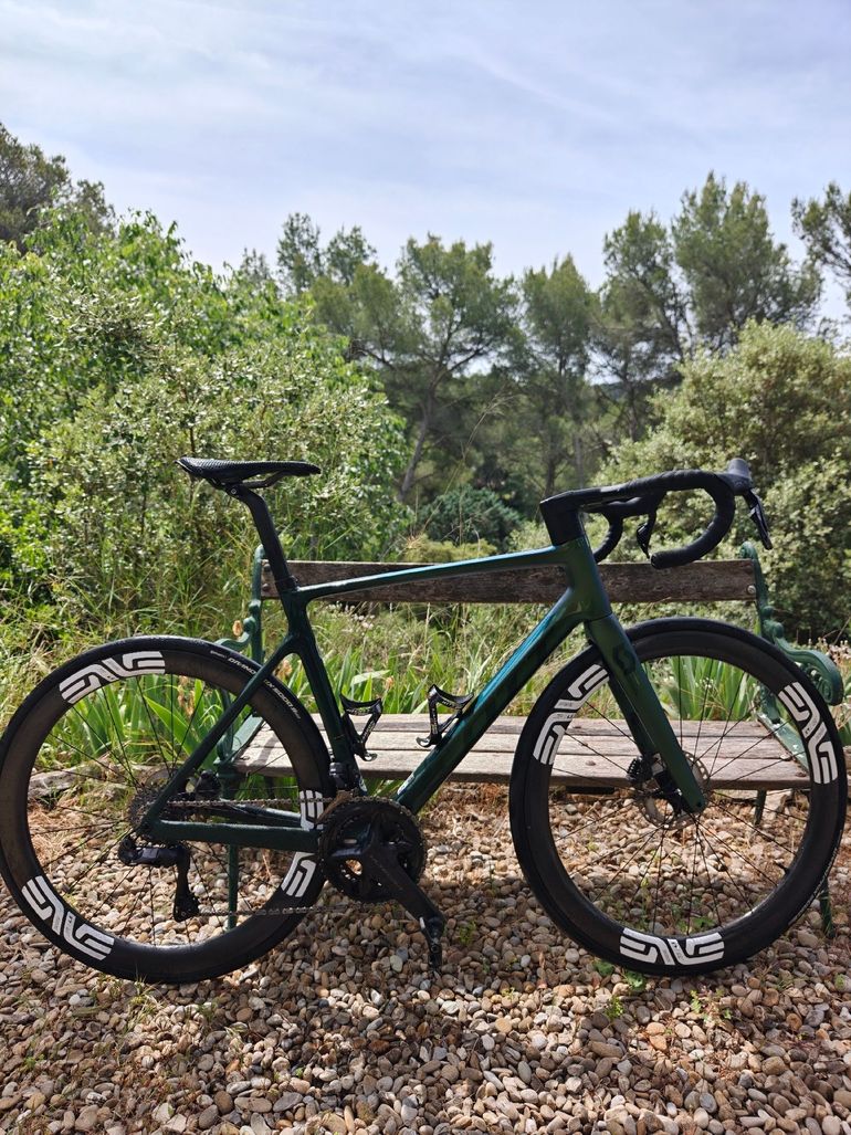 Used Scott Addict RC 15 2023 2023 Road & Gravel, Green — image 7 of 8