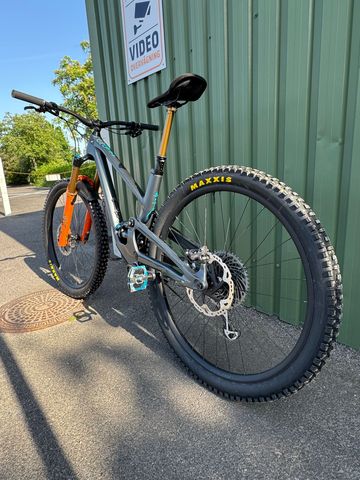 Used Forbidden Druid SRAM X01 Eagle AXS 2022 Mountainbike, Light Gray — image 2 of 26