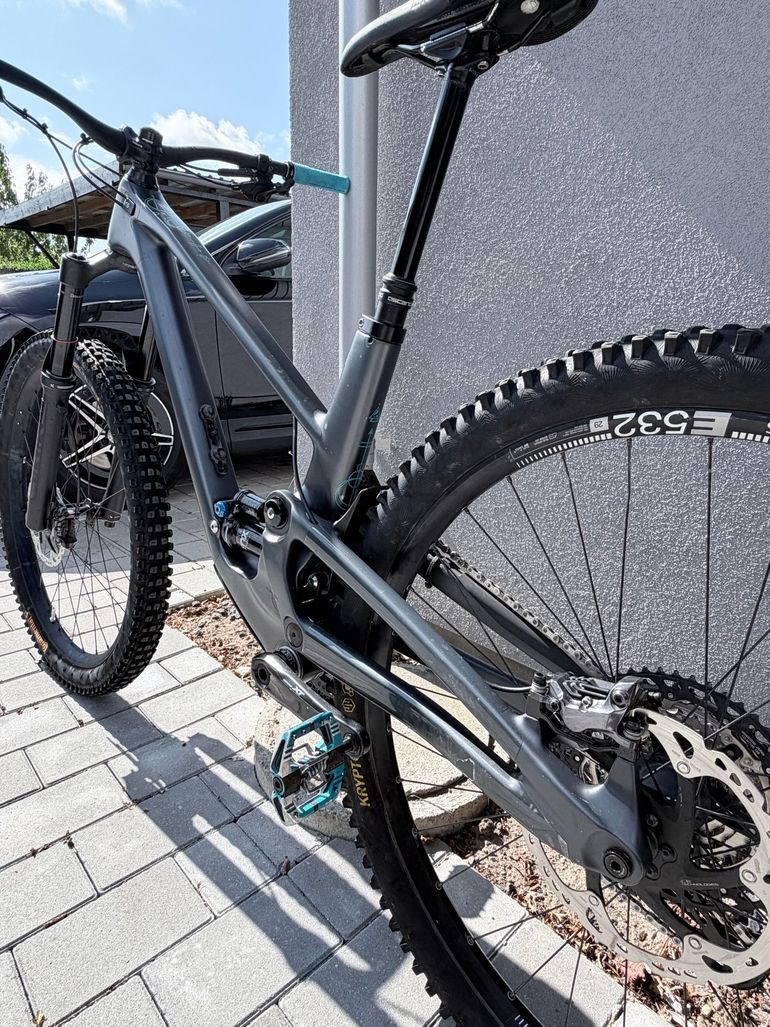 Used Forbidden Druid v1 XT 2022 Mountainbike, Light Gray, 29 — image 7 of 12