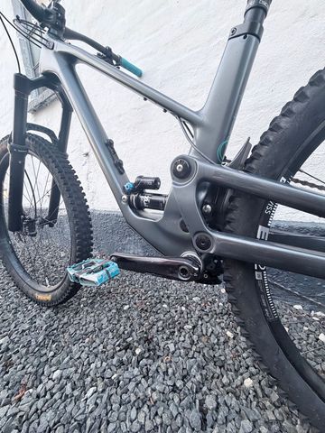 Used Forbidden Druid v1 XT 2022 Mountainbike, Light Gray, 29 — image 47 of 50