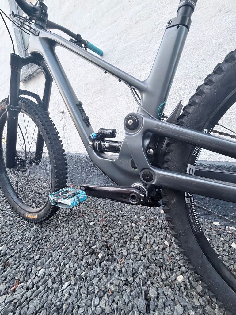 Used Forbidden Druid v1 XT 2022 Mountainbike, Light Gray, 29 — image 47 of 50