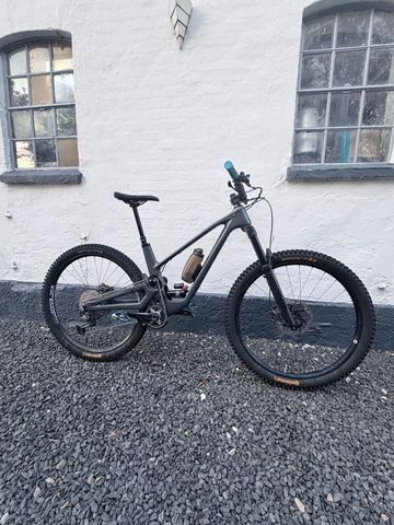 Used Forbidden Druid v1 XT 2022 Mountainbike, Light Gray, 29 — image 20 of 50