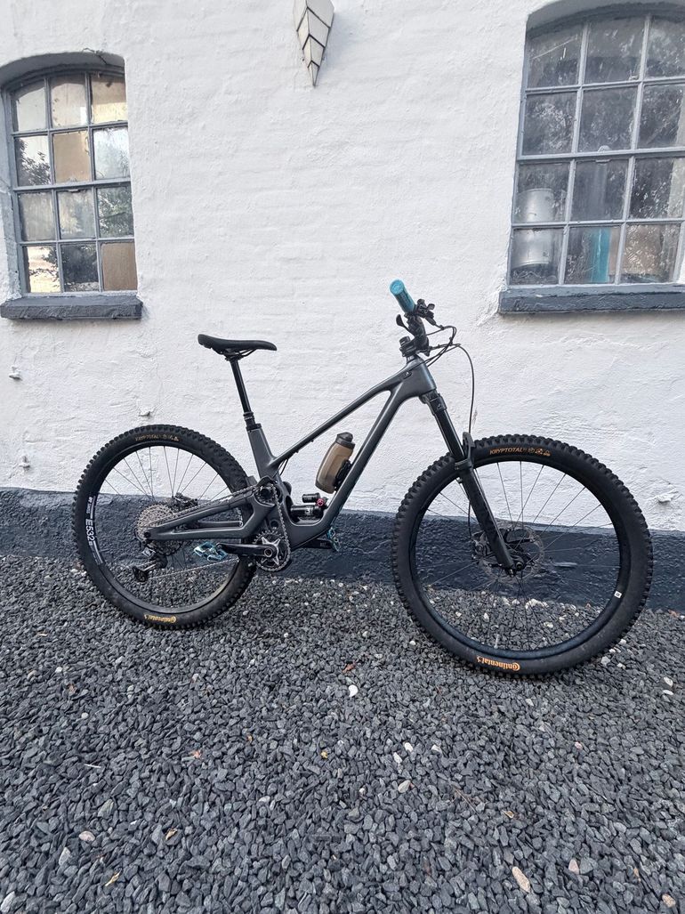Used Forbidden Druid v1 XT 2022 Mountainbike, Light Gray, 29 — image 20 of 50