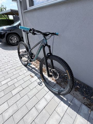 Used Forbidden Druid v1 XT 2022 Mountainbike, Light Gray, 29 — image 3 of 12