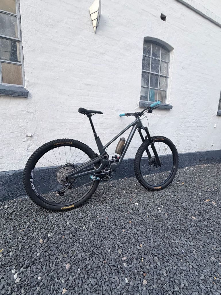 Used Forbidden Druid v1 XT 2022 Mountainbike, Light Gray, 29 — image 15 of 50