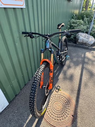 Used Forbidden Druid SRAM X01 Eagle AXS 2022 Mountainbike, Light Gray — image 3 of 26