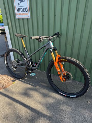 Used Forbidden Druid v1 XT 2022 Mountainbike, Light Gray, 29 — image 19 of 28