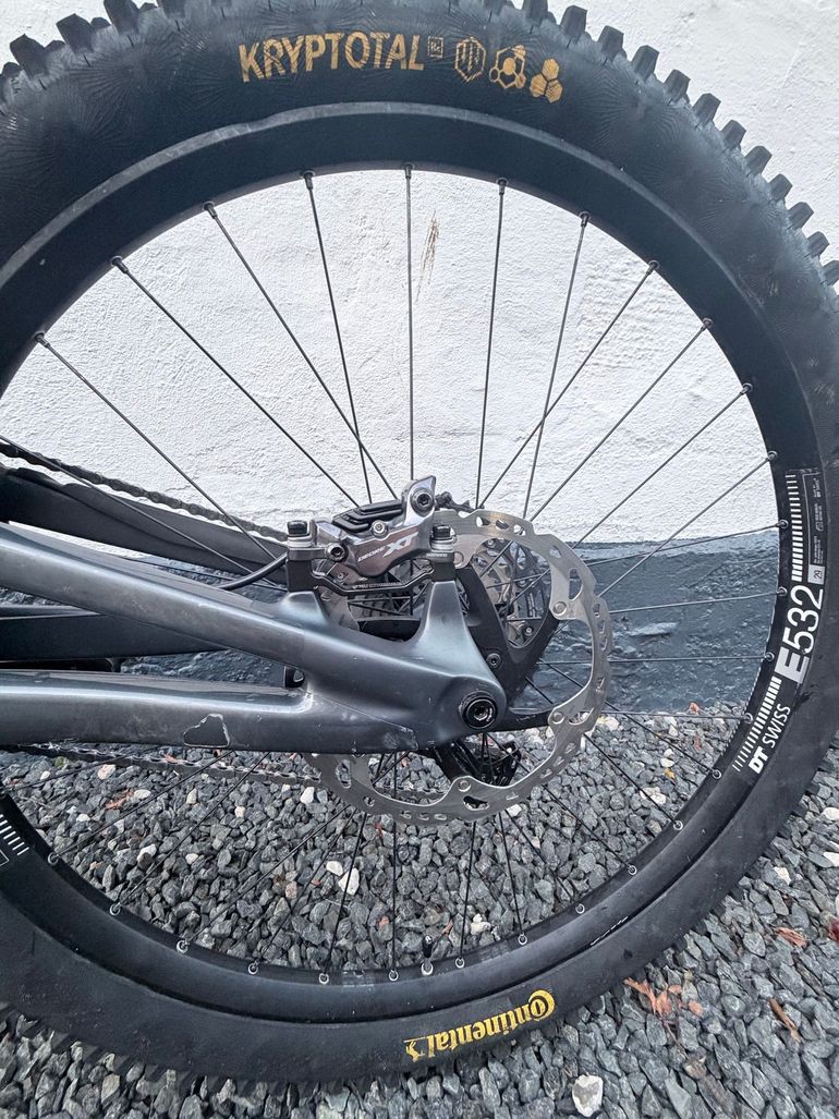 Used Forbidden Druid v1 XT 2022 Mountainbike, Light Gray, 29 — image 17 of 50