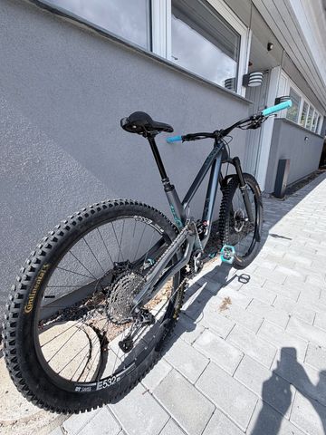 Used Forbidden Druid v1 XT 2022 Mountainbike, Light Gray, 29 — image 4 of 12