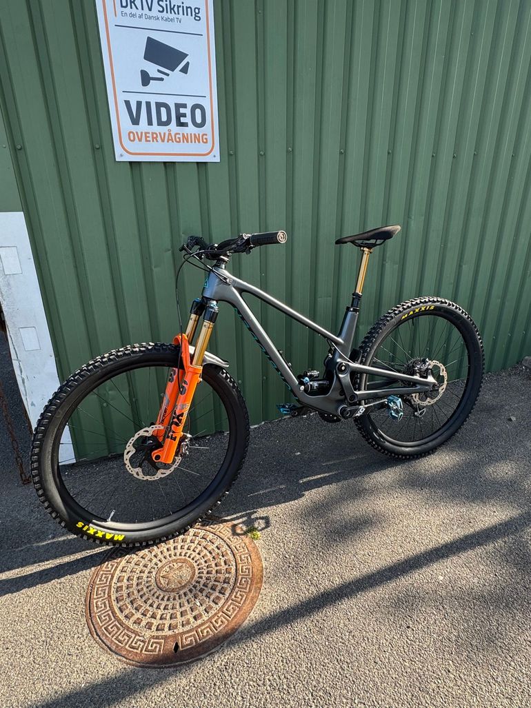 Used Forbidden Druid v1 XT 2022 Mountainbike, Light Gray, 29 — image 20 of 28