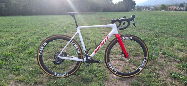 Used Giant Tcx SRAM Force eTap AXS 2024 Road & Gravel, Weiß — image 1 of 5