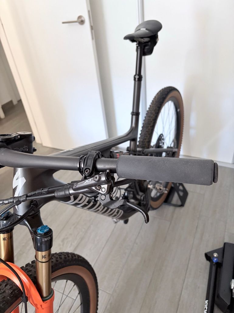 Used Specialized Epic SRAM X01 Eagle AXS 2023 Mountainbike, Hellgrau — image 8 of 9