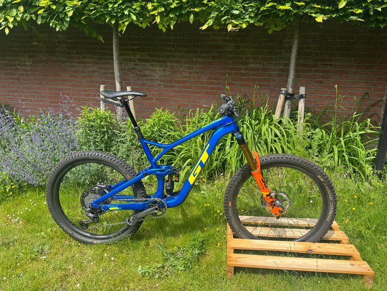 Used GT Force Carbon Team 2021 2021 Mountainbike — image 7 of 9