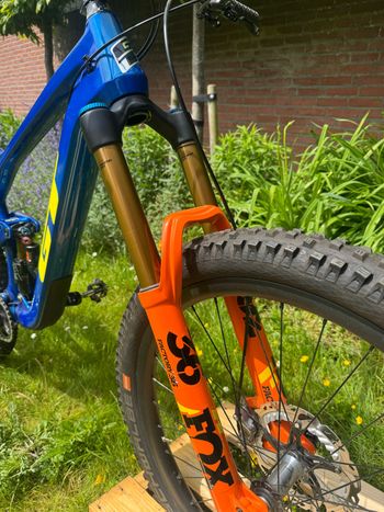 Used GT Force Carbon Team 2021 2021 Mountainbike — image 6 of 9