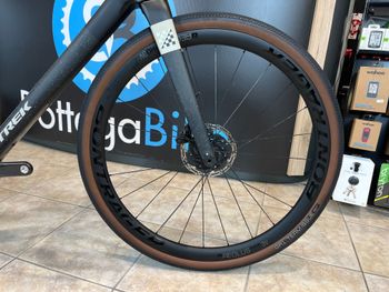 Used Trek Trek Checkmate SLR7 AXS 2025 Road & Gravel — image 5 of 15