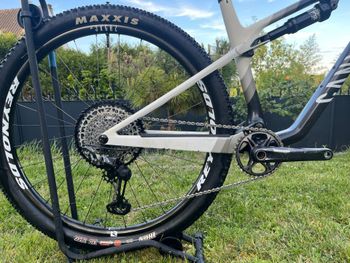 Used Canyon Lux World Cup CF 7 2022 2022 Mountainbike, Black, 29 — image 3 of 9