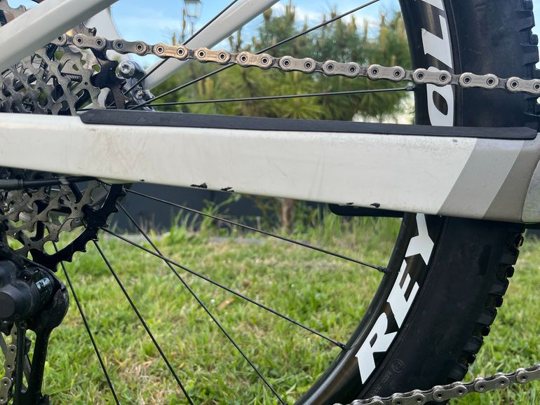 Used Canyon Lux World Cup CF 7 2022 2022 Mountainbike, Black, 29 — image 8 of 9