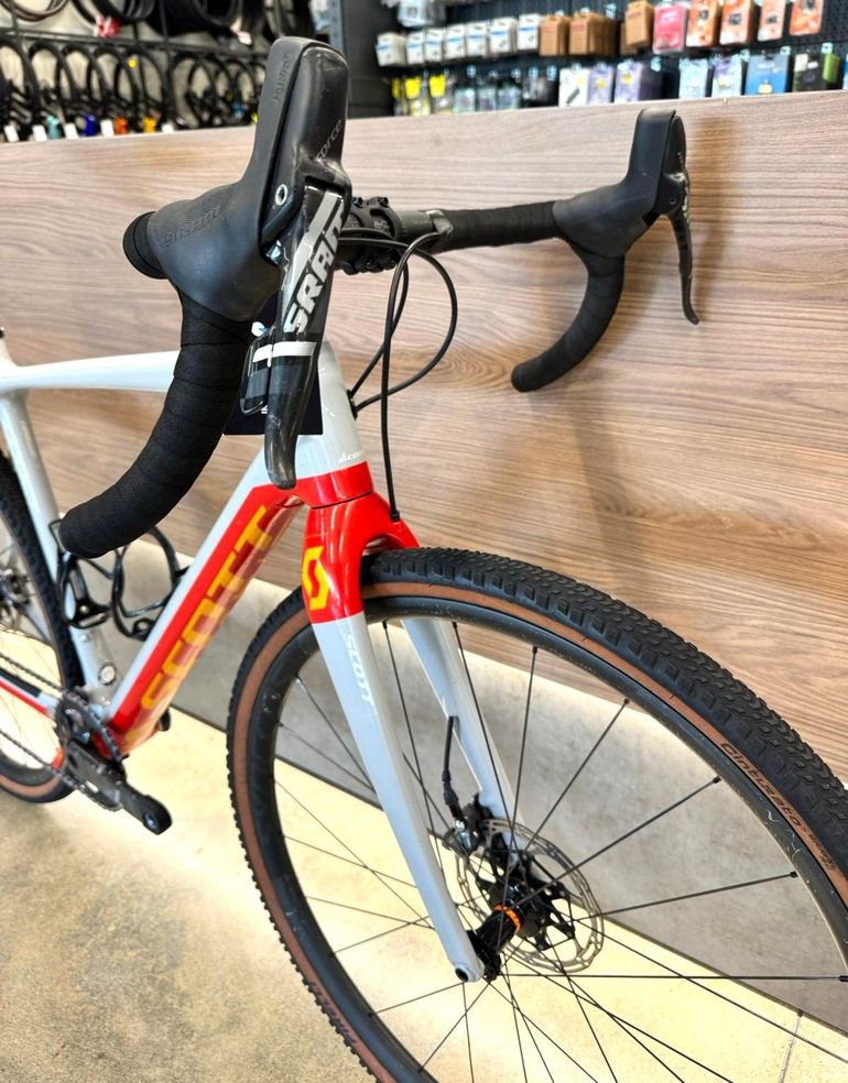 Used Scott Addict Gravel 10 Disc 2017 2017 Road & Gravel, White — image 9 of 13