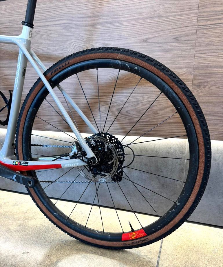 Used Scott Addict Gravel 10 Disc 2017 2017 Road & Gravel, White — image 13 of 13