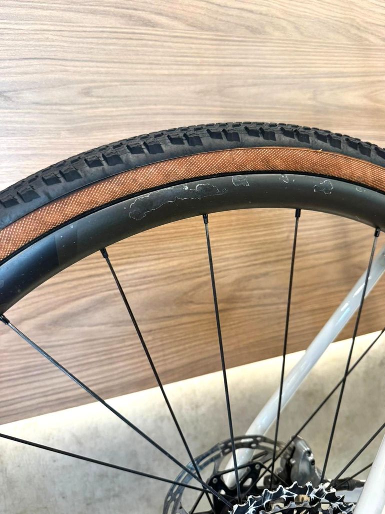 Used Scott Addict Gravel 10 Disc 2017 2017 Road & Gravel, White — image 7 of 13
