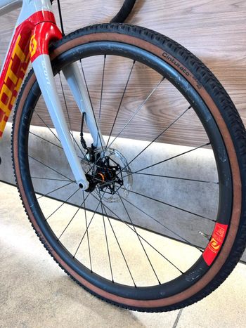 Used Scott Addict Gravel 10 Disc 2017 2017 Road & Gravel, White — image 10 of 13