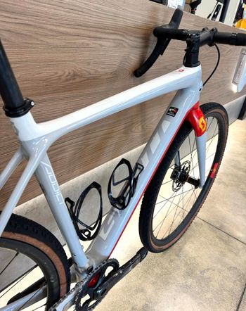 Used Scott Addict Gravel 10 Disc 2017 2017 Road & Gravel, White — image 8 of 13