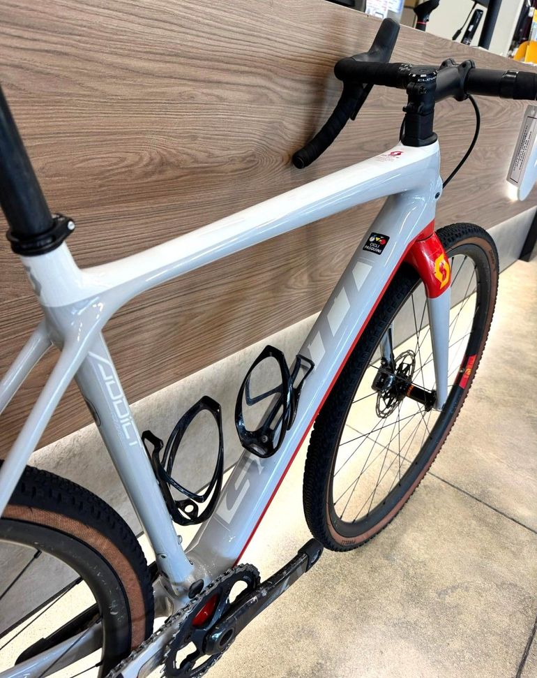 Used Scott Addict Gravel 10 Disc 2017 2017 Road & Gravel, White — image 8 of 13